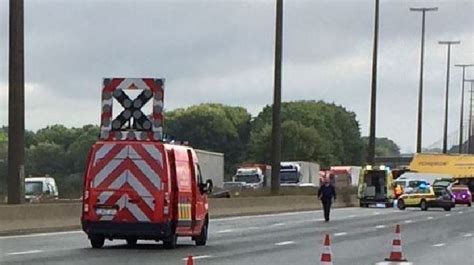 Un Mort Dans Une Collision Entre Trois Camions Sur Le Gouy Lez