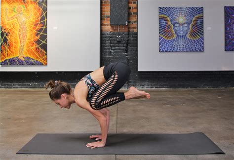 Crow Pose Tutorial To Master This Arm Balance Youaligned