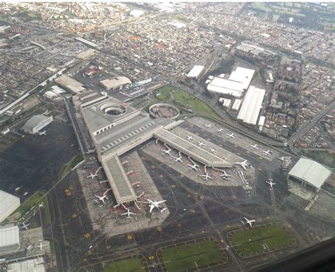 Carga y pasajeros al alza en el AICM Aviación 21