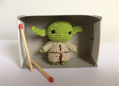 Yoda Amigurumi Miniature Au Crochet Cm Porte Cl S Yoda Fait Main