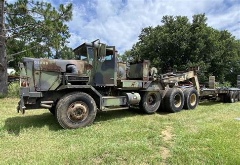 Oshkosh M Heavy Equipment Transporter Het