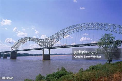 15 Memphis Arkansas Bridge Stock Photos High Res Pictures And Images