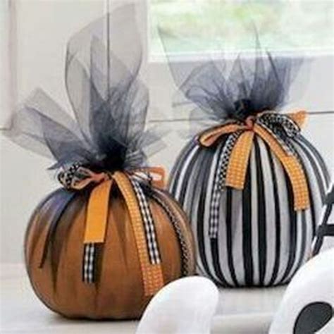 30 Lovely Fall Pumpkin Decor Ideas - MAGZHOUSE