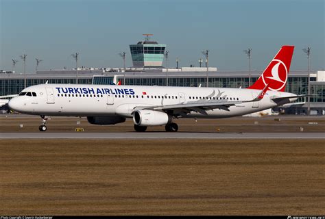 TC JTG Turkish Airlines Airbus A321 231 WL Photo By Severin