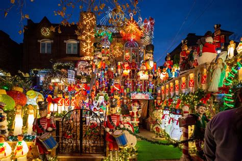 Dazzling Christmas Light Displays In New York City