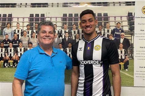 Oficial Nacional contrata guarda redes César Augusto por empréstimo do