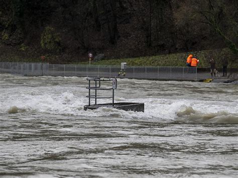 Piogge Abbondanti Reno Chiuso Alla Navigazione Frane In Vallese Swi