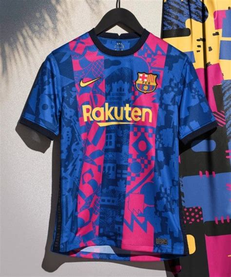 Le FC Barcelone dévoile son maillot third