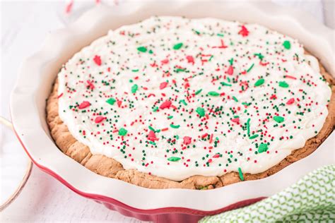 Easy Christmas Sugar Cookie Pie Recipe | Holiday M&M Candies