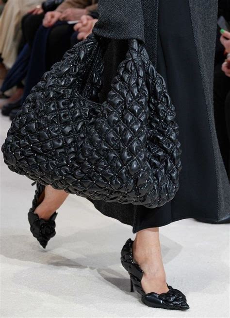 Pin By Valeanti On Fashion Haute Couture Handbags Ready To Wear