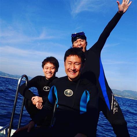 大吉洋平さんのインスタグラム写真 大吉洋平instagram「河田さんのダイバーデビュー🐳お祝いダイブに行ってきました😀11月の海は