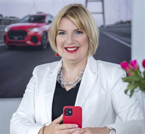 A Legbefoly Sosabb Magyar Hr Vezet Ben N Meth Kinga Audi