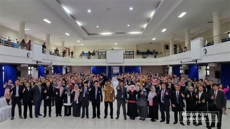 Dihadiri Direktur Ppg Kemendikbudristek Fkip Uns Lepas Mahasiswa Ppg