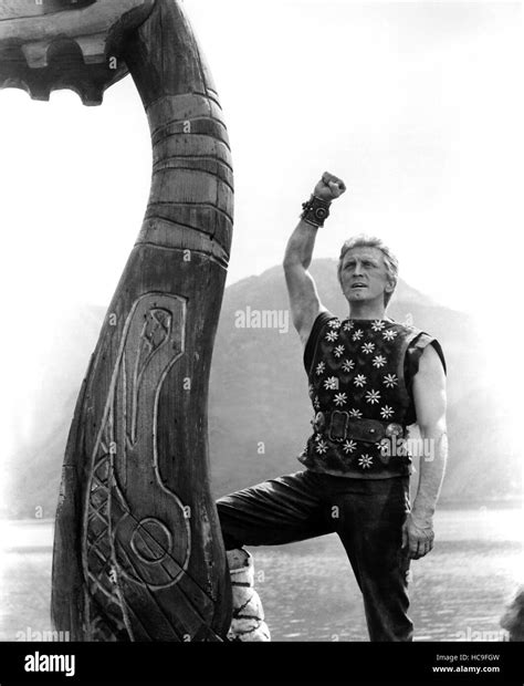 The Vikings Kirk Douglas 1958 Stock Photo Alamy