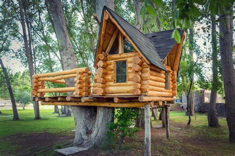 15 Epic Treehouse Rentals Across the Country