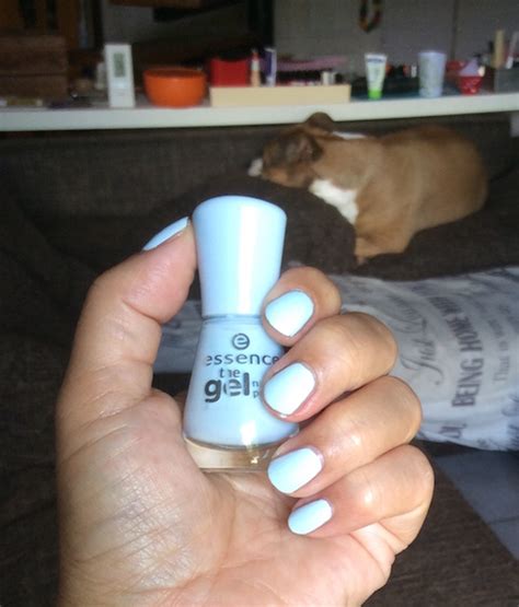 NOTD Augustus Itsy Bitsy Blue Bikini Essence Meducijn