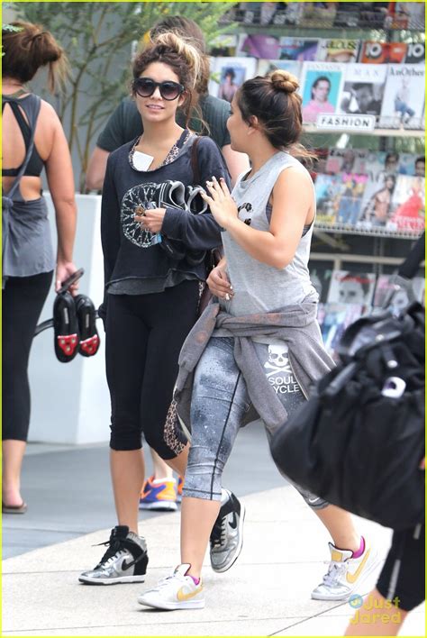 Vanessa Stella Hudgens Hot Yoga Workout Photo 591868 Photo