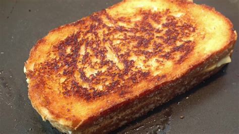 How To Make Grilled Cheese Sandwiches Youtube