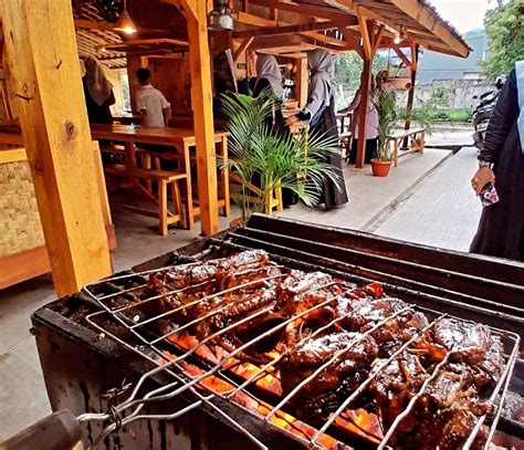 Rekomendasi Tempat Makan Di Sumedang Yang Enak Dan Wajib Dicoba