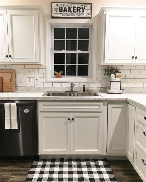 10 White Cabinets With Subway Tile DECOOMO