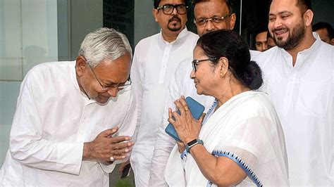 Nitish Kumar Mamata Banerjee Meeting नीतीश कुमार तेजस्वी यादव मिलीं