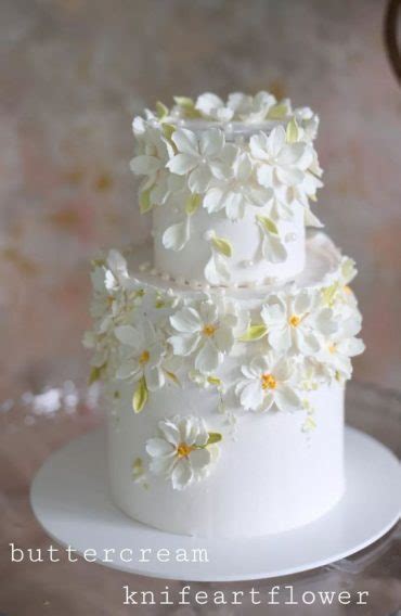 43 Cute Buttercream Flower Cake Ideas White Floral Two Tiers