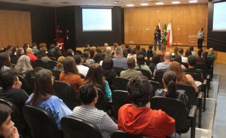 Programa Gestores da Moda promove aula inaugural a presença dos