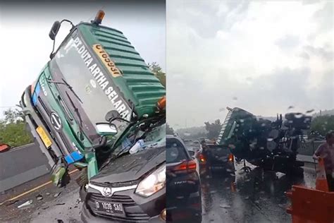 Ada Kemacetan Akibat Kecelakaan Truk Kontainer Timpa Mobil Di Km Tol