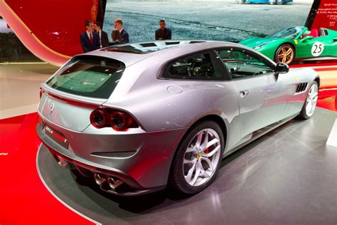 Ferrari GTC4Lusso technical specifications and fuel economy