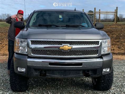 2012 Chevrolet Silverado 1500 With 20x12 44 Gear Off Road Pivot And 33