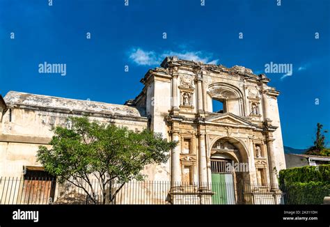 Ruinas de la Iglesia de Santa Teresa en la Antigua Guatemala Fotografía