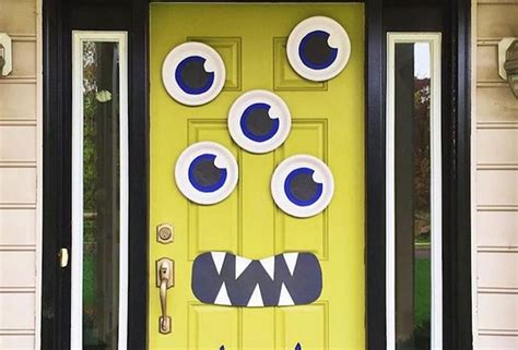 30 Spooky Halloween Door Decorations To Rock This Year Brit Co