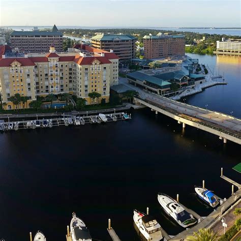 Tampa Marriott Waterside Hotel & Marina Photos - GayCities Tampa Bay