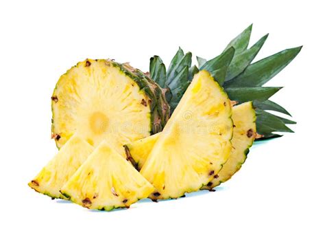 Ananas Maturo Con Le Fette Isolate Su Bianco Immagine Stock Immagine