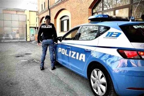 Minorenni Tentano Di Svaligiare Gioielleria A Reggio Emilia Roma