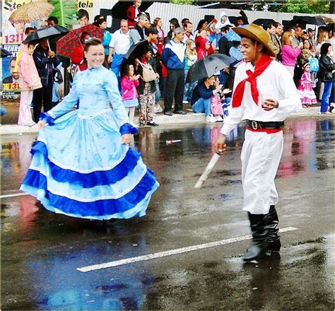 Los Trajes Tipicos De La Argentina Son El Traje De Gaucho Para El