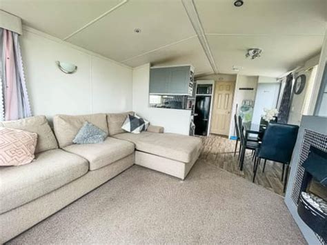 Modern 6 Berth Caravan For Hire At Fantasy Island In Skegness Ref