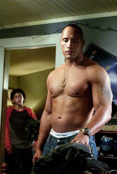 Walking Tall Dwayne Johnson S Shirtless Movie Pictures Popsugar