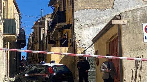 Donna Litiga Con La Suocera E La Uccide A Coltellate Il Marito Era