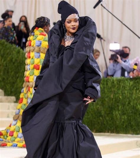 Rihanna Skips The Met Gala Because She Has The Flu Dfa