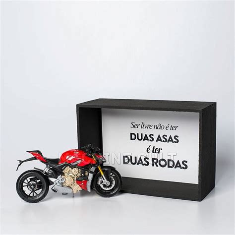 Miniatura Ducati Super Naked V4 S Kit Expositor Machine Cult