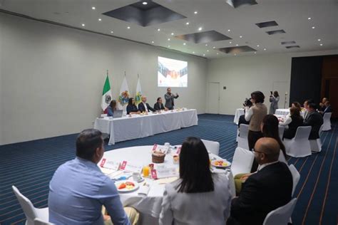 Firman convenio comercial N Laredo Jalisco y Querétaro