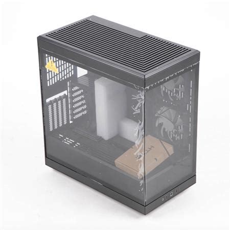 Used HYTE Y40 S Tier Aesthetic Panoramic ATX Mid Tower Gaming Computer