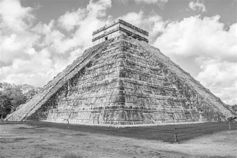 21 April 2022 El Castillo At Chichen Itza Eine Ruinierte Antike Maya