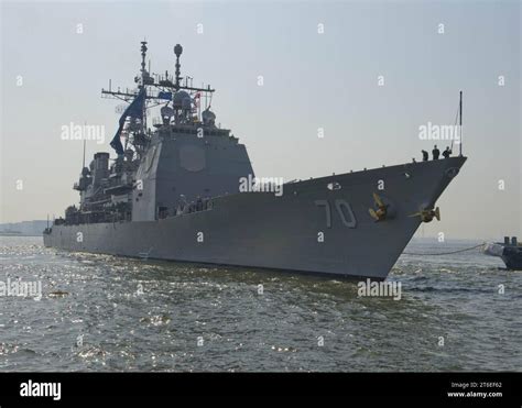 USS Lake Erie visits Osaka 140410 Stock Photo - Alamy