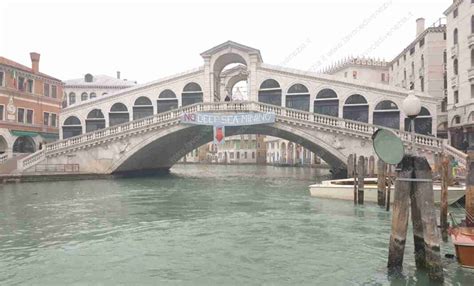 Venezia il capolavoro di architettura che è il Ponte di Rialto risale