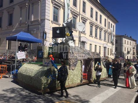 Festa Del Narciso A Rocca Di Mezzo Il Capoluogo