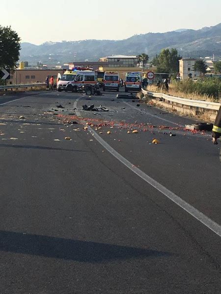 Incidente Sulla SS 106 Tra Corigliano E Rossano Un Morto E Tre Feriti