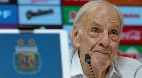 El F Tbol Est De Duelo Muri El Flaco Menotti Su Vida Se Apag Su