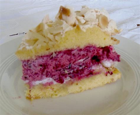 Baiser Torte Mit Himbeer Oder Brombeercreme Rezept Mit Bild